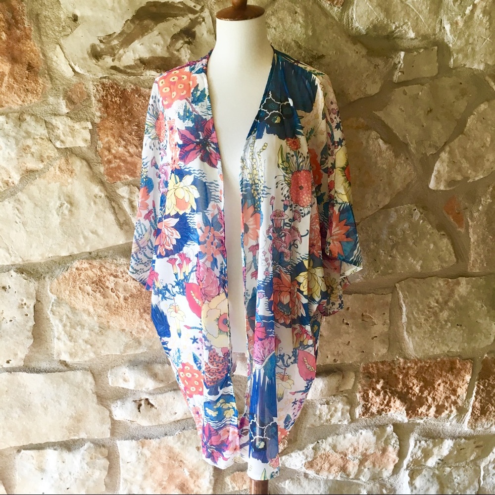 RESTOCKING! 5⭐️Fave!Passionflower Tropical Kimono - Picture 5 of 8